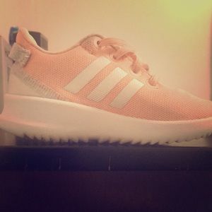 Adidas Size 5C for toddler baby girl.